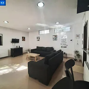 Appartement Studio Très Bien Situé Au Jardin D El Menzah 1