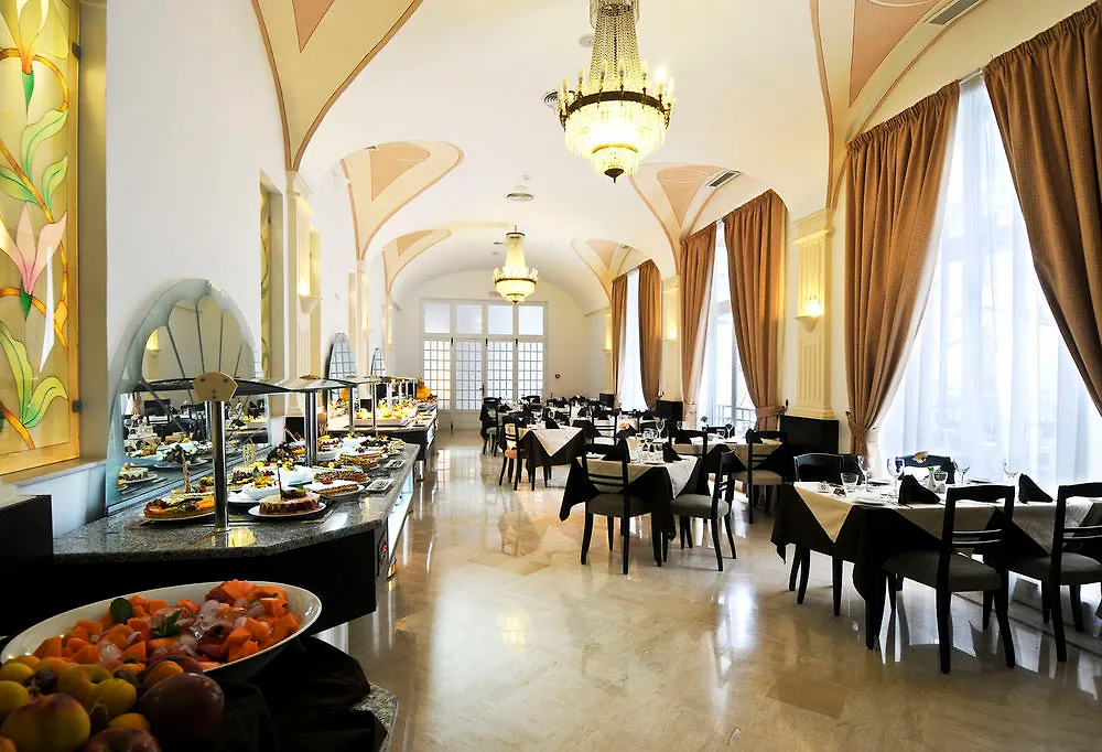 Majestic Hotel Тунис